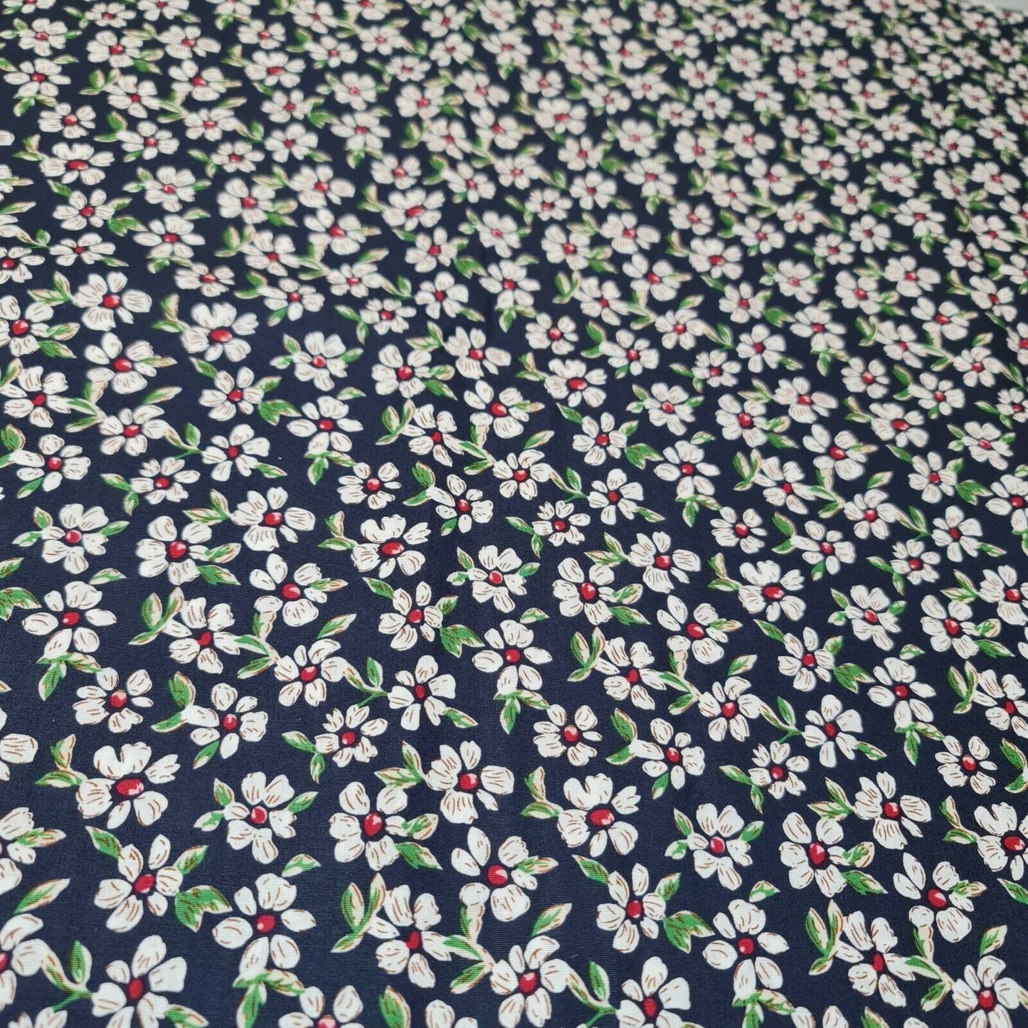 100% Cotton Poplin Daisy Flower Soft Spring Floral Print Fabric Dress Craft Quilting Fabric 58" By Meter
