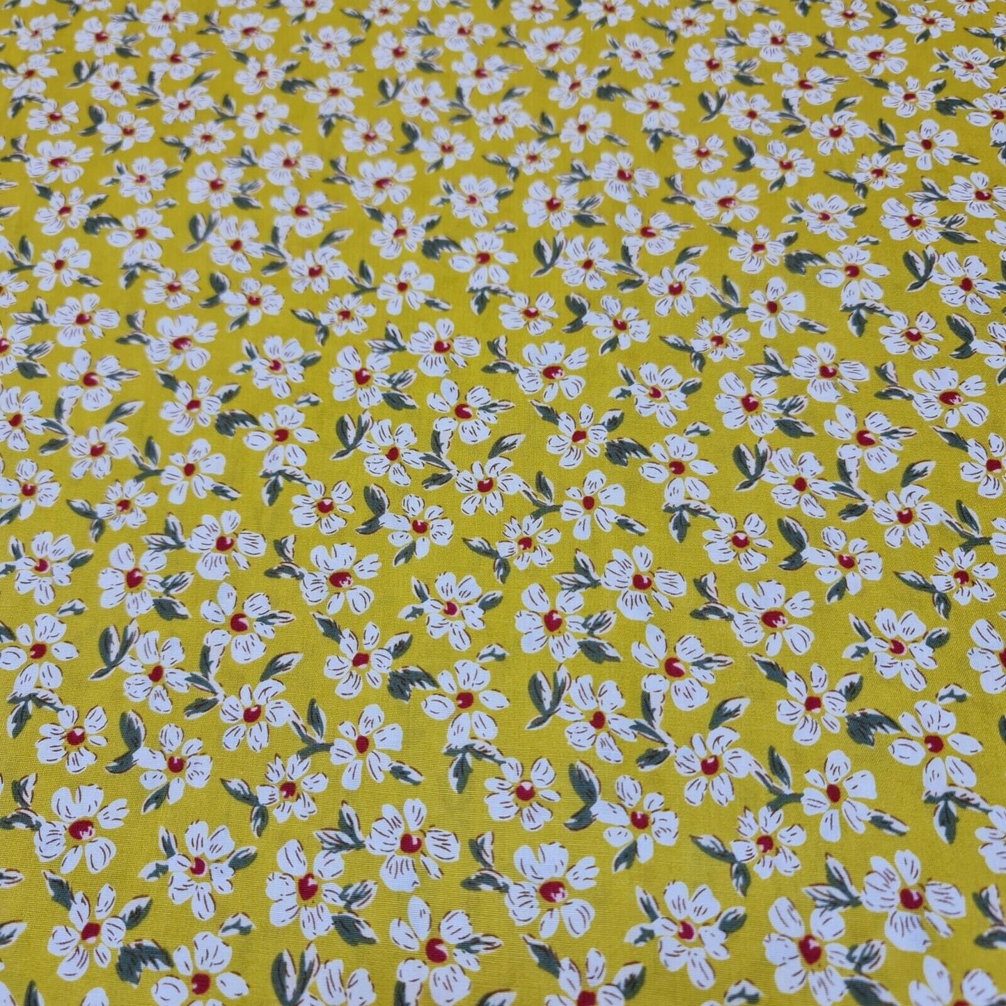 100% Cotton Poplin Daisy Flower Soft Spring Floral Print Fabric Dress Craft Quilting Fabric 58" By Meter