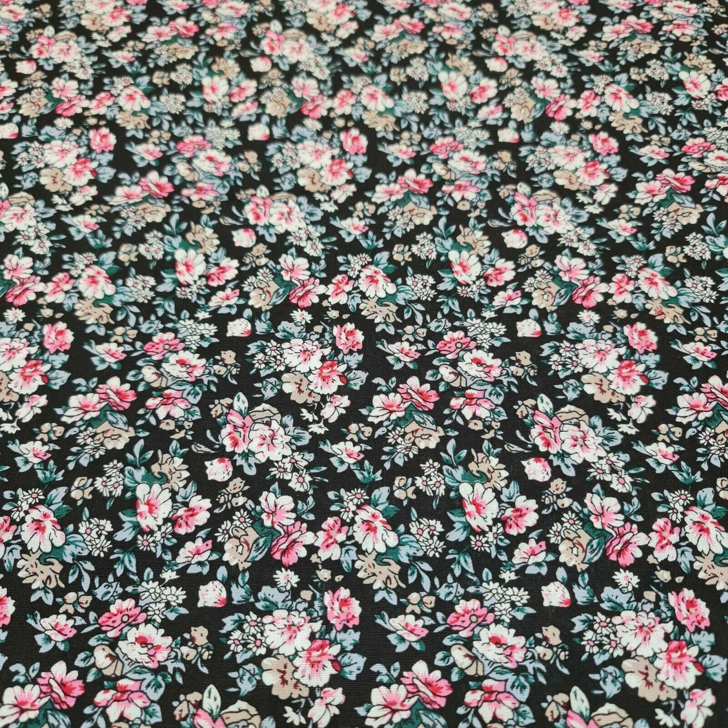 Wild Floral 100% Cotton Poplin Daisy Flower Print Fabric Dress Craft Quitling Material 58" By Meter