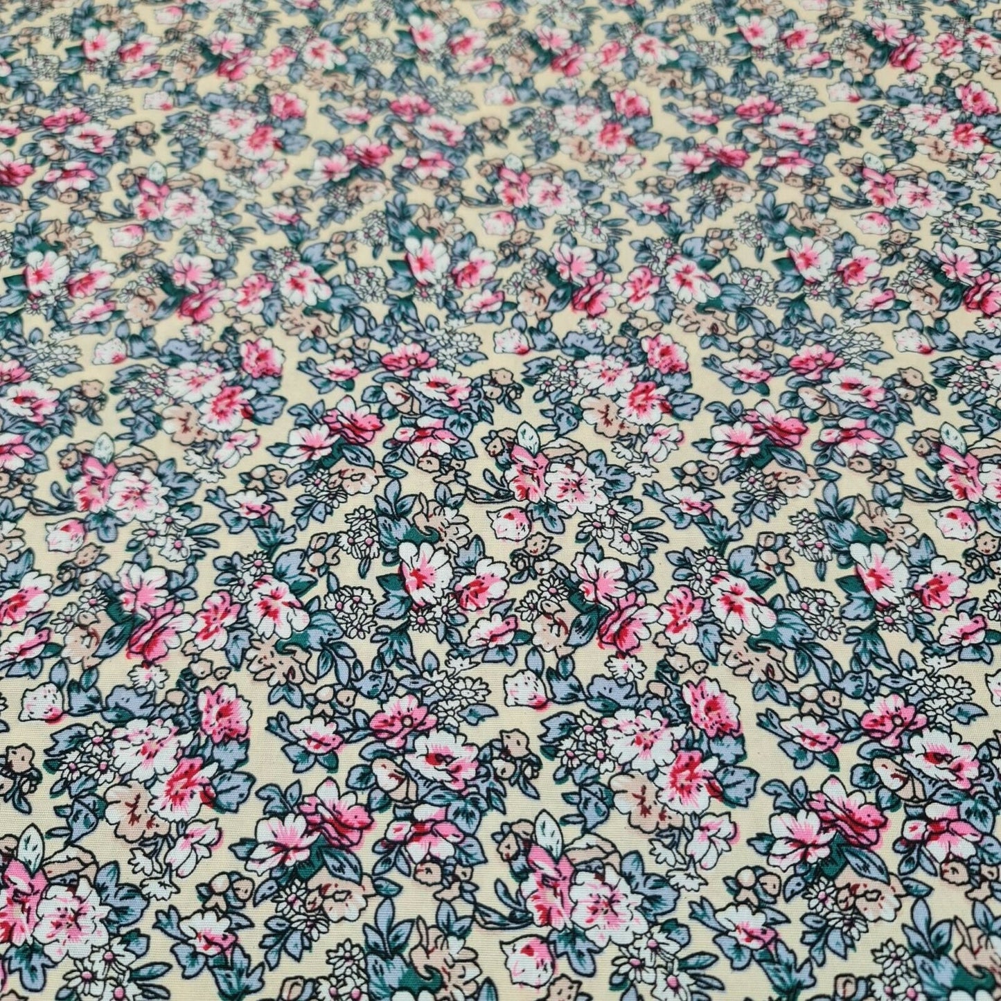 Wild Floral 100% Cotton Poplin Daisy Flower Print Fabric Dress Craft Quitling Material 58" By Meter