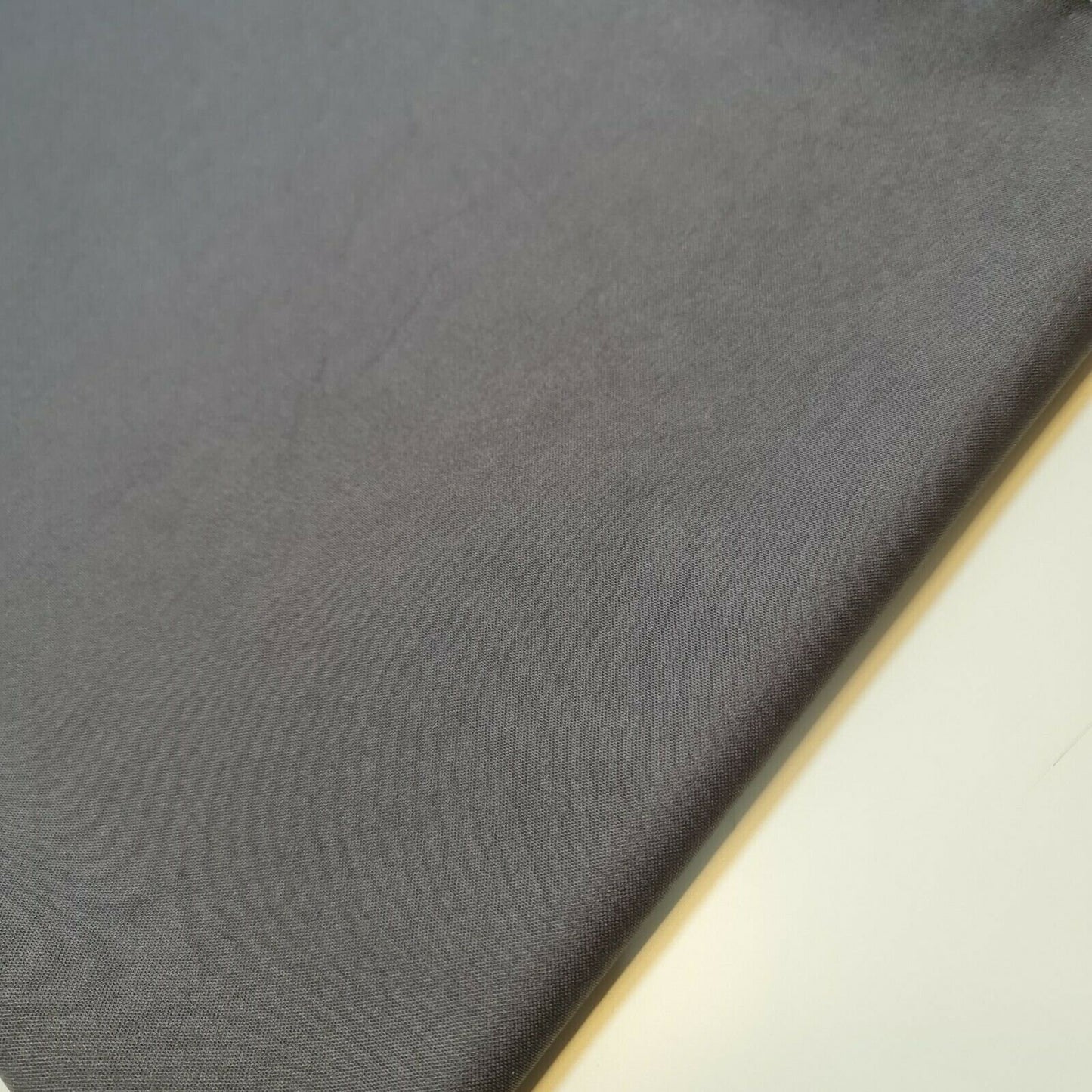 Scuba-Crêpe-Stoff, 4-Wege-Stretch, Elastan-Jersey, Spandex, Kleidermaterial, 58" breit (Grau)