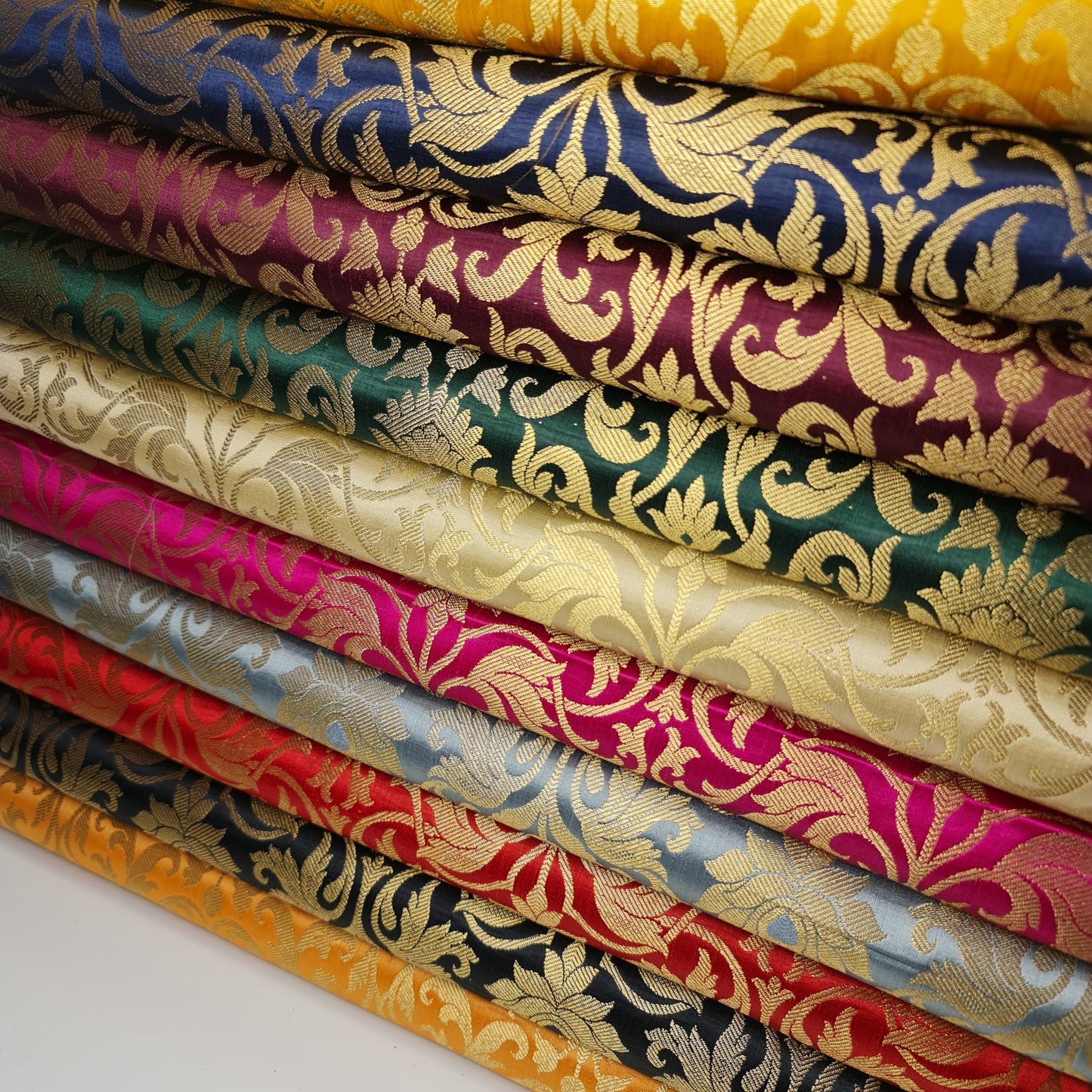 Luxuriöser indischer Banarasi-Brokatstoff mit Blumenmuster, goldmetallic, 111,8 cm, Meterware (BURGUNDERROT)