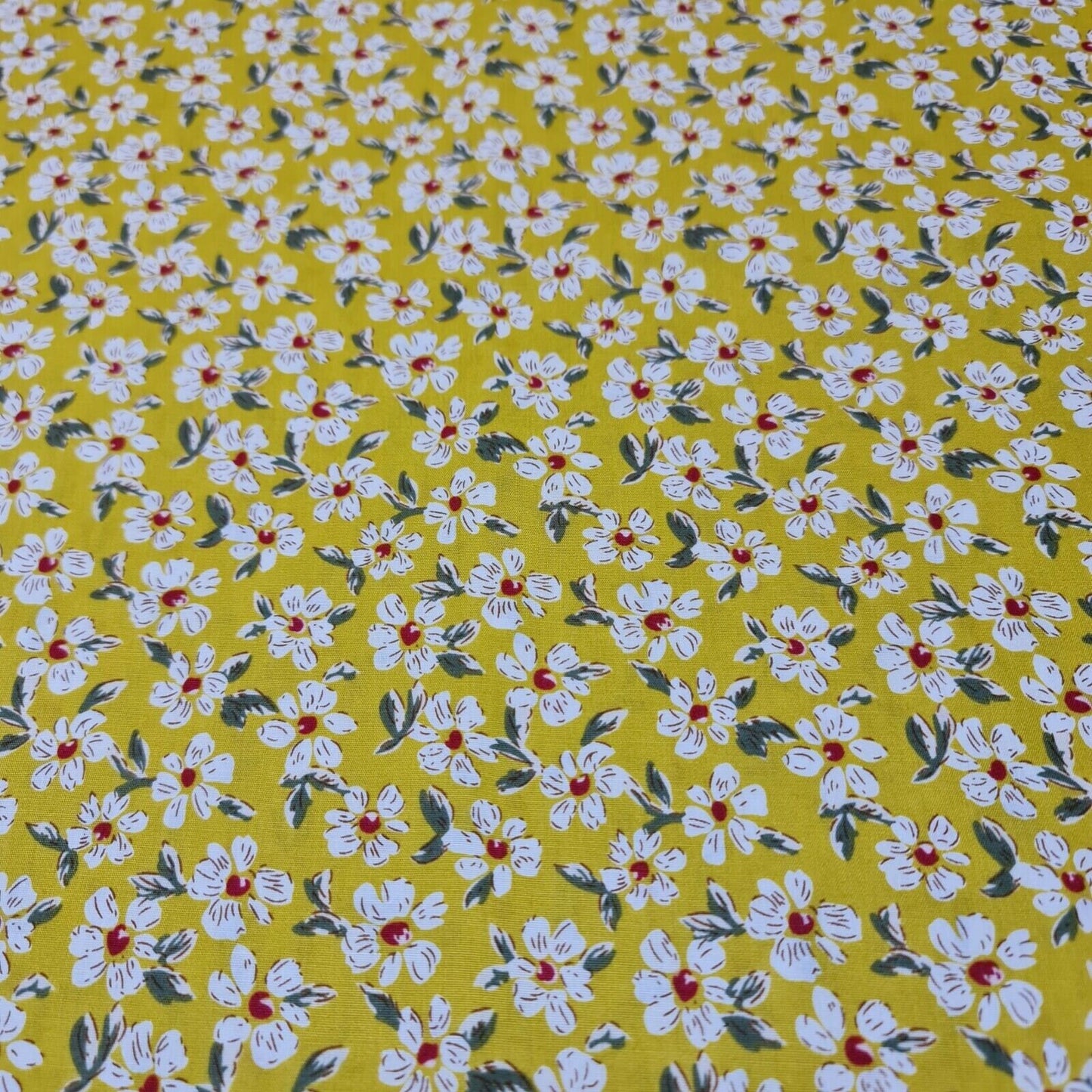 100% Cotton Poplin Daisy Flower Soft Spring Floral Print Fabric Dress Craft Quilting Fabric 58" By Meter