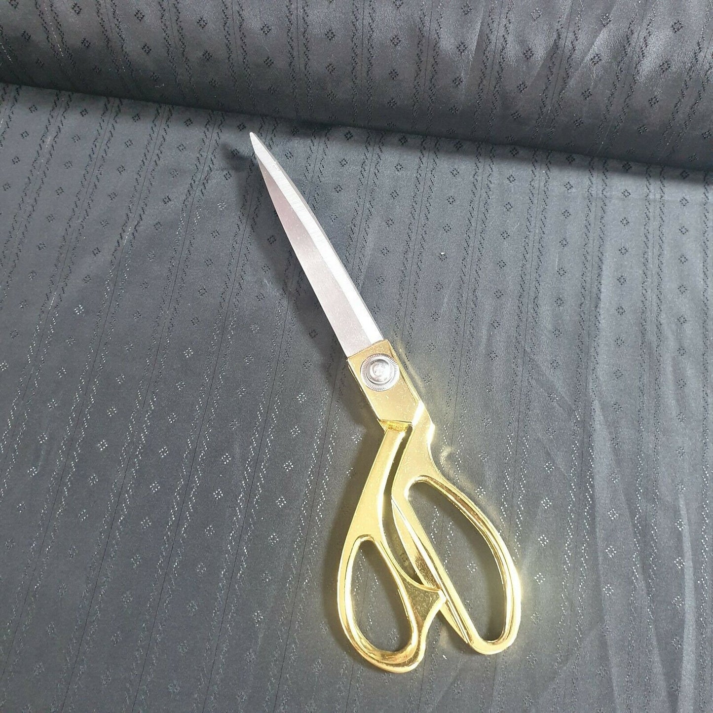 JET BLACK Gestreiftes Satin-Jacquard-Kleid, Vintage-Stoff, hergestellt in Japan, 44"