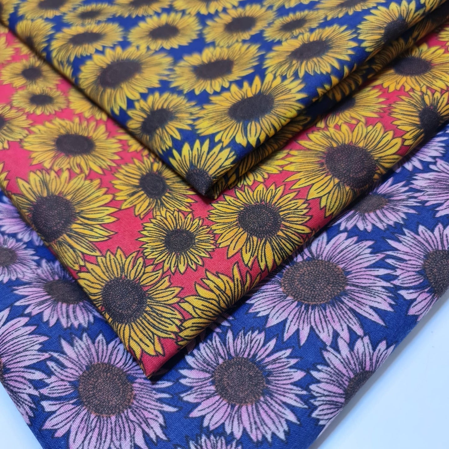 Gelber Polycotton-Druck für Sommerkleider mit Sonnenblumenmuster, großer Blumenstoff (45 Zoll breit), Druck -1