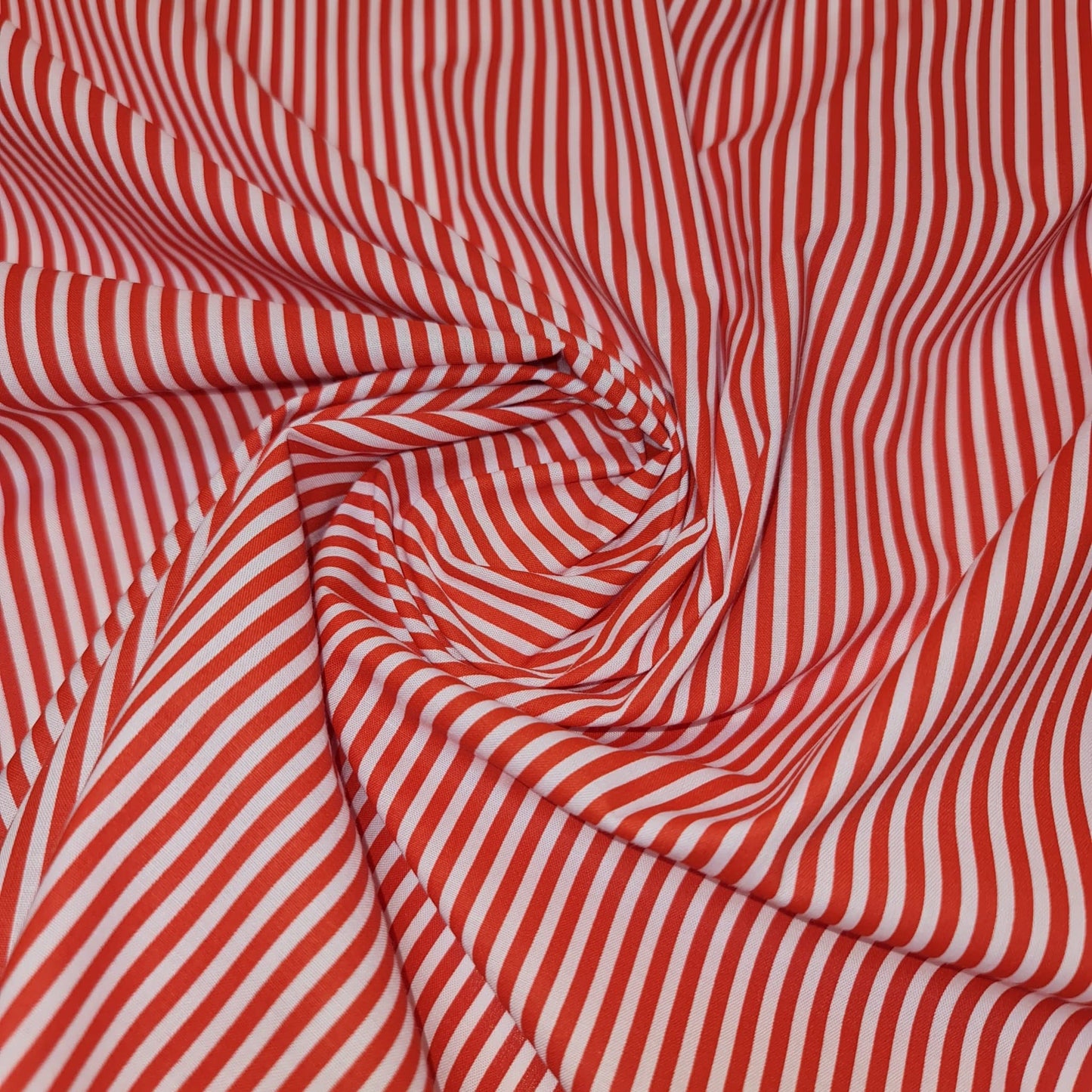Wimpelkette aus Polycotton mit Bonbonstreifen und gestreiften Linien, zum Basteln (114,3 cm breit) (rot)