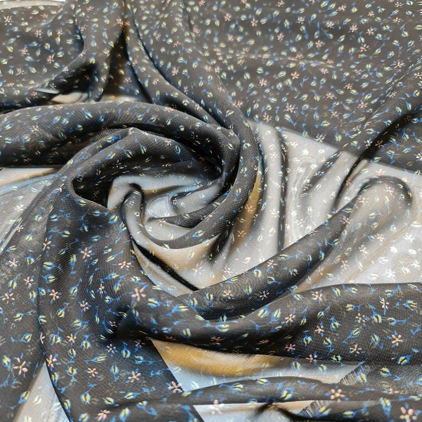 Kreppstoff mit Blumenmuster, schwarze Basis, Blumen, Sommerkleid, Bastelkunst (147,3 cm breit)