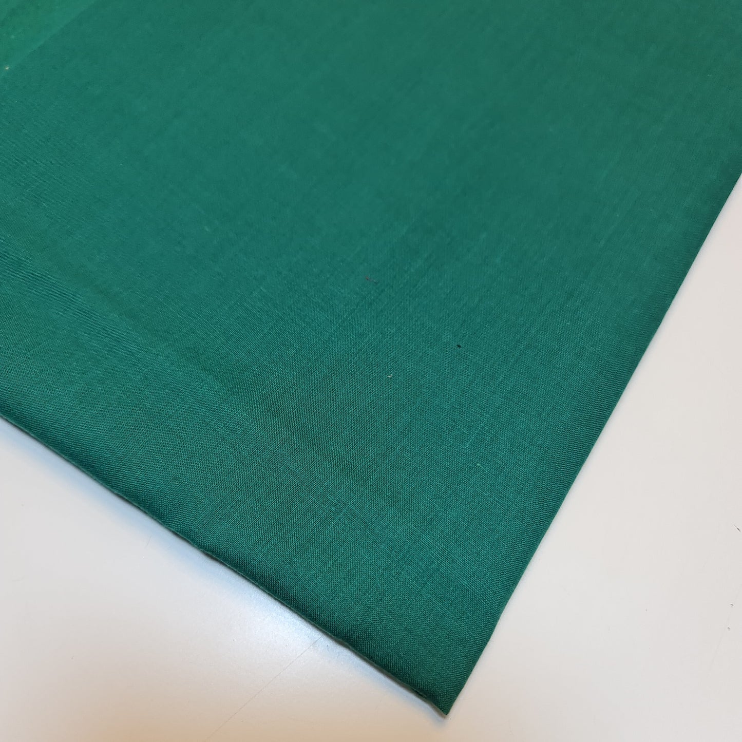 Green 100% Cotton Voile Rubia Cambric Mercerised Plain Lining Fabric – 44" Wide – Soft Craft Dress Material – Per Metre