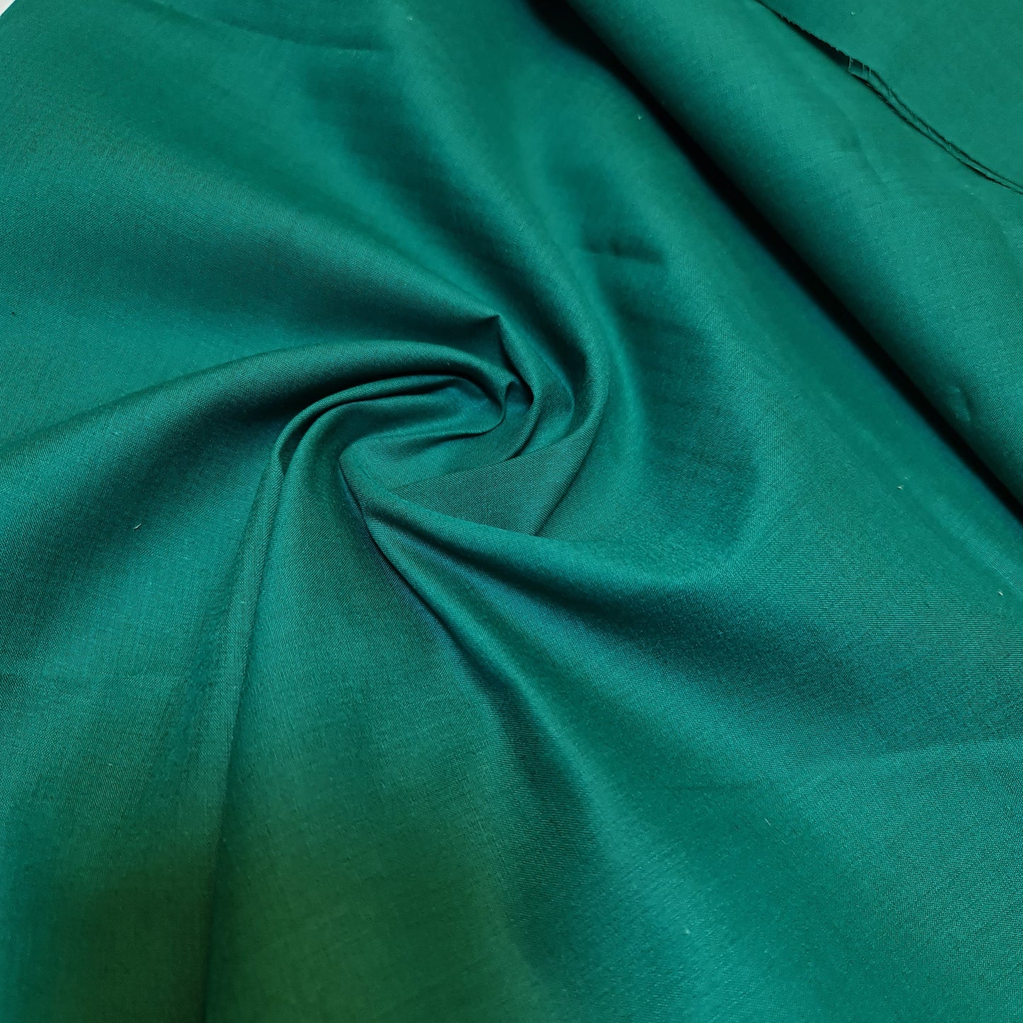 Green 100% Cotton Voile Rubia Cambric Mercerised Plain Lining Fabric – 44" Wide – Soft Craft Dress Material – Per Metre