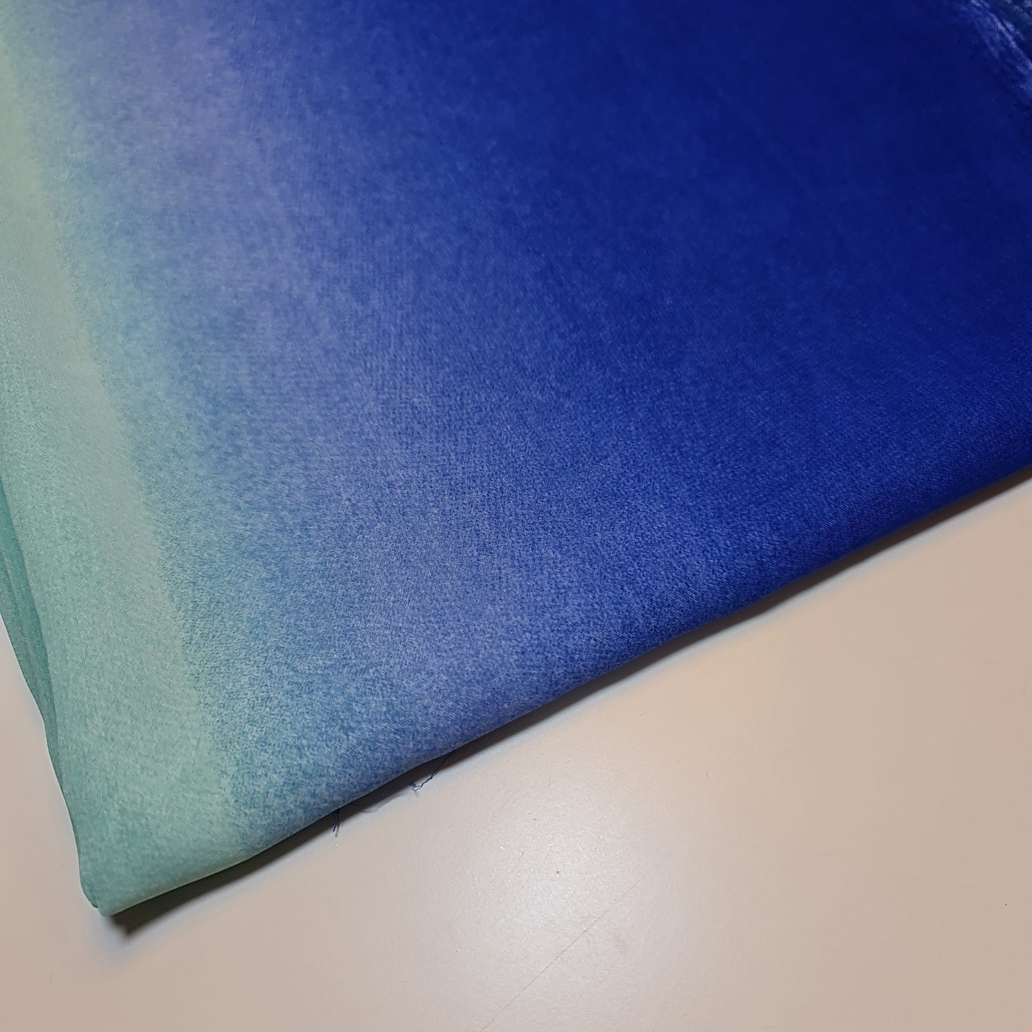 Chiffon-Stoff, durchsichtig, schlicht, weich, Polyester, Bastelmaterial für Hochzeitsbögen, Kleider, 111,8 cm (Ombre Royal Turquoise)
