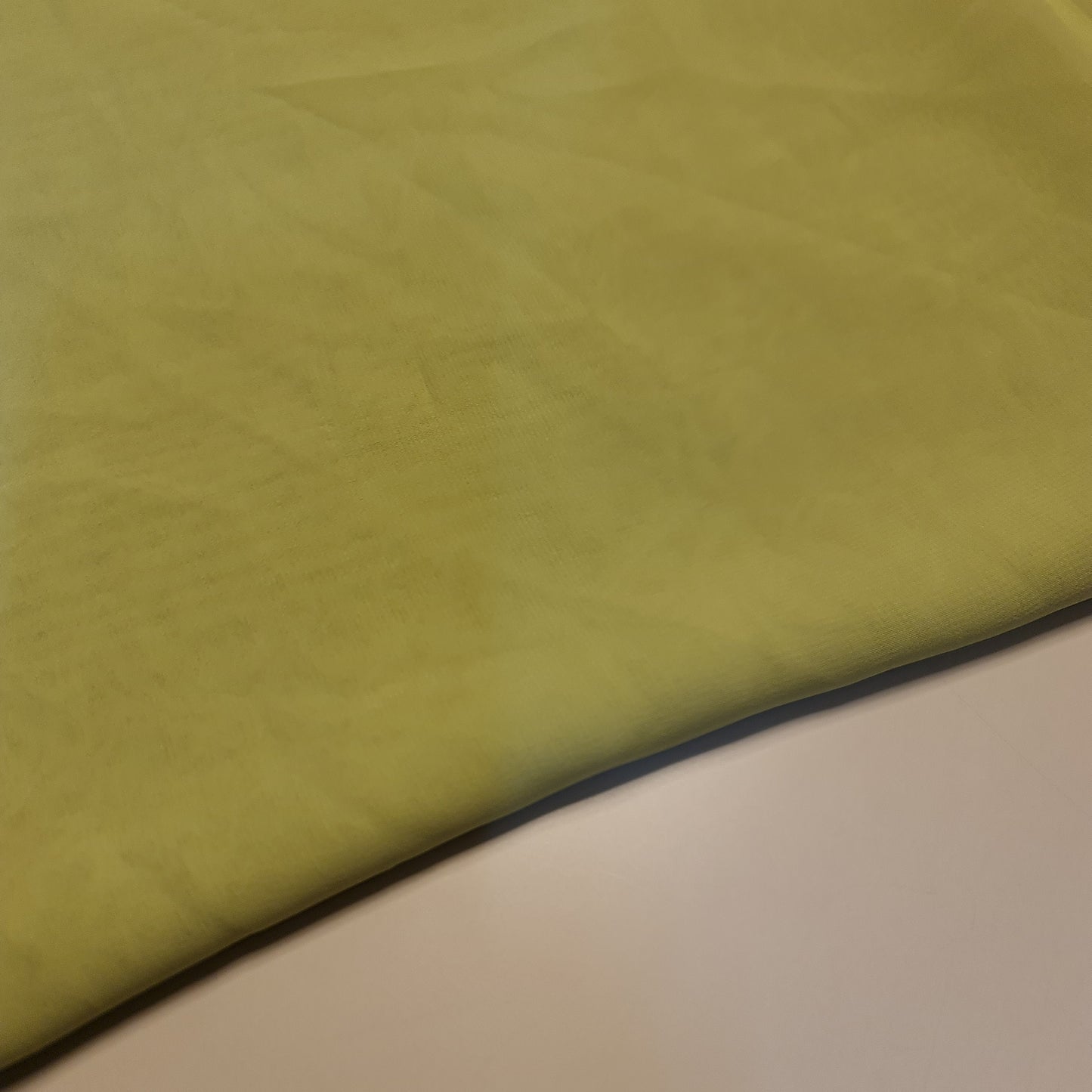 Chiffon-Stoff, durchsichtig, schlicht, weich, Polyester, Bastelmaterial für Hochzeitsbögen, Kleider, 111,8 cm (heller Papagei)