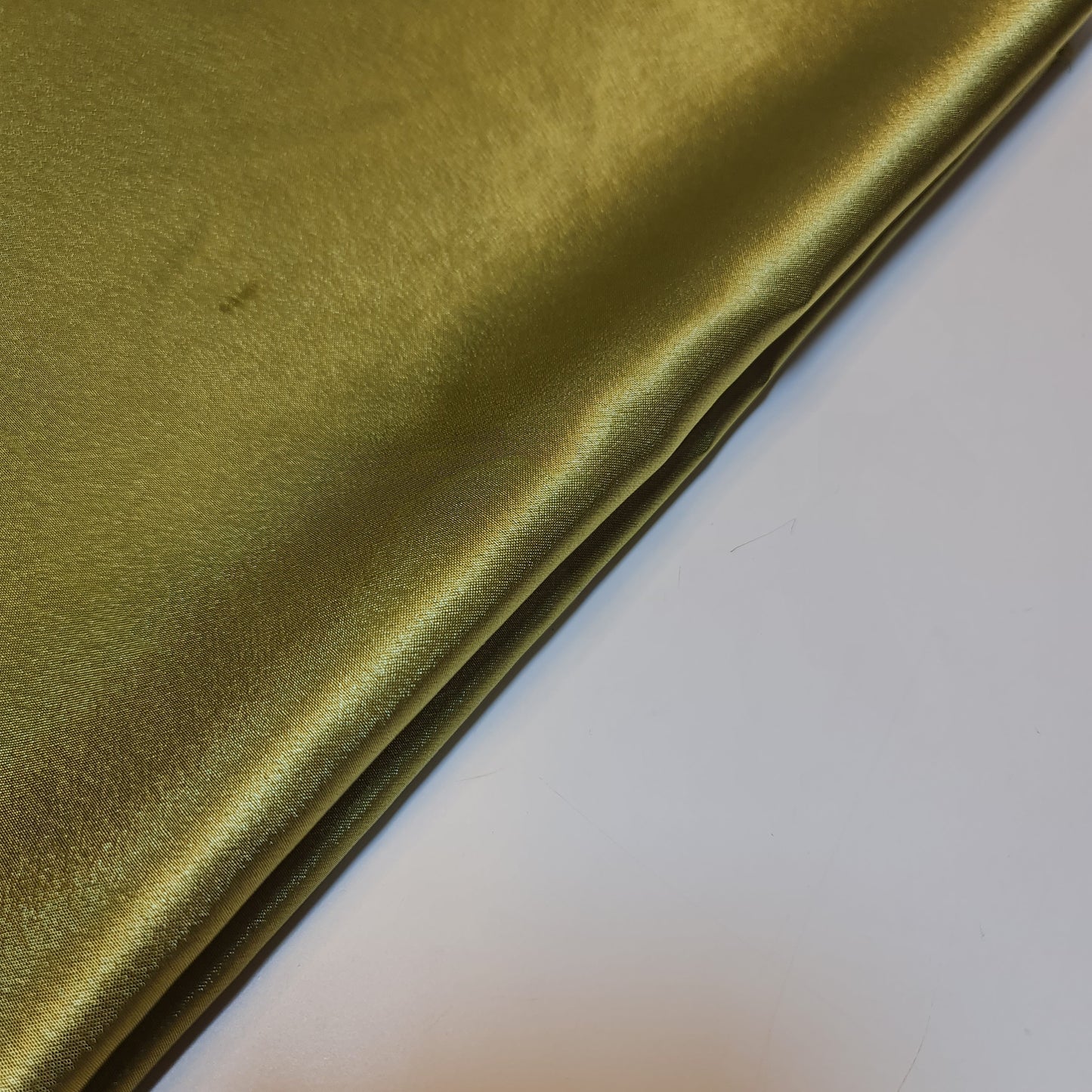 Schlichter seidiger Satinstoff, über 50 Farben, für Kleider, Bastelarbeiten, Hochzeiten, Krepp-Rückenmaterial, 147,3 cm (helloliv)