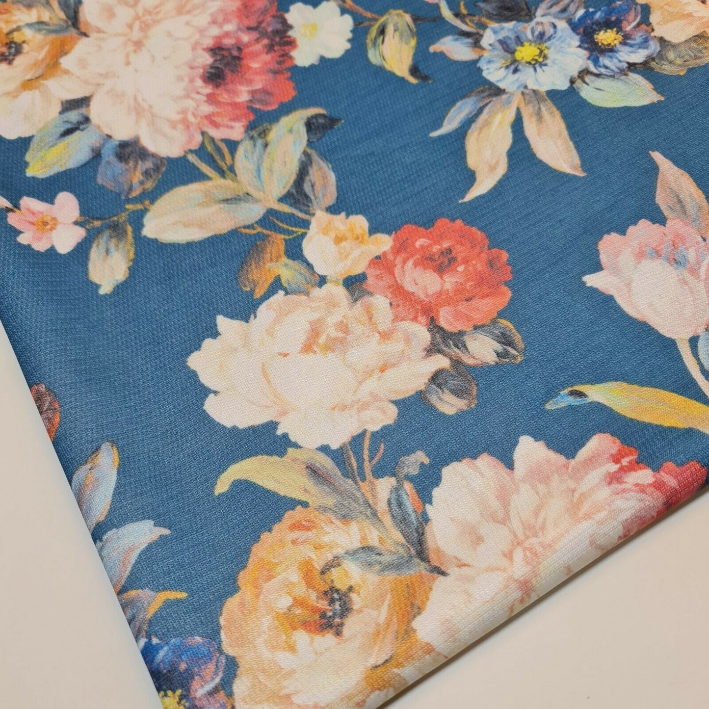 Jerseystoff mit Blumendruck, Polyviskose, Stretch-Druck, 58" LR, Meterware