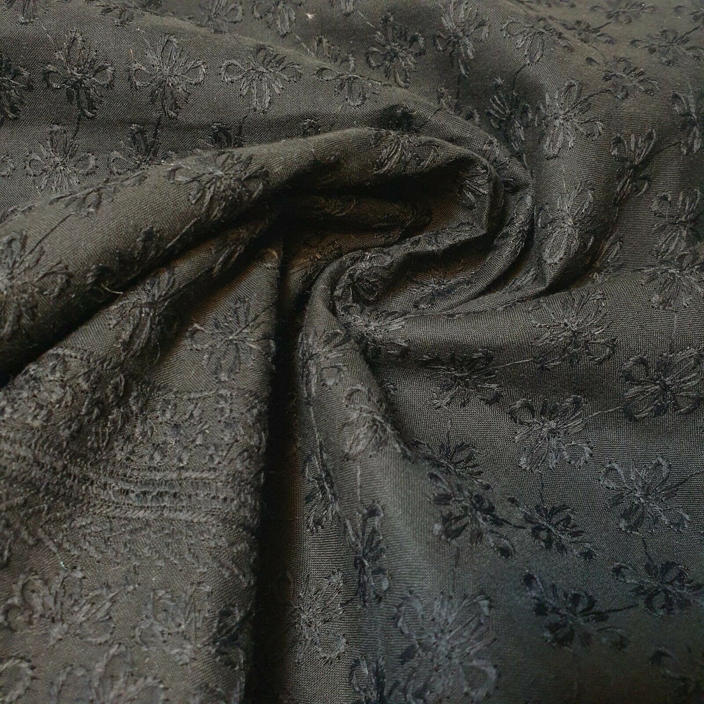 NEU 100 % Baumwolle Lawn Broderie Anglaise Anglais Stickerei Kleid Bastelstoff 44"