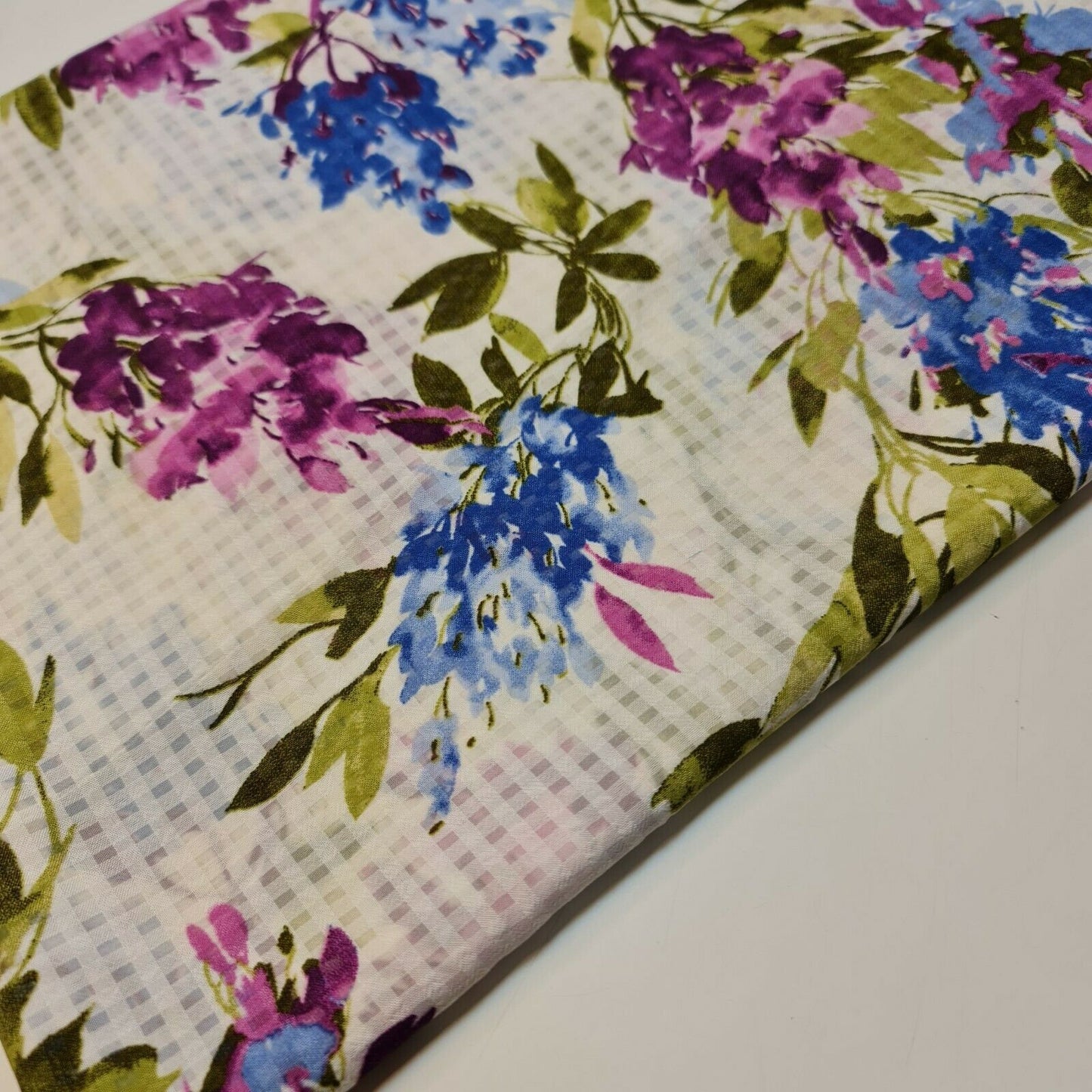 Elfenbeinfarbener Crêpe-Chiffon mit Blumendruck, durchsichtiger Stoff für Frühlingskleider, Meterware, 147,3 cm