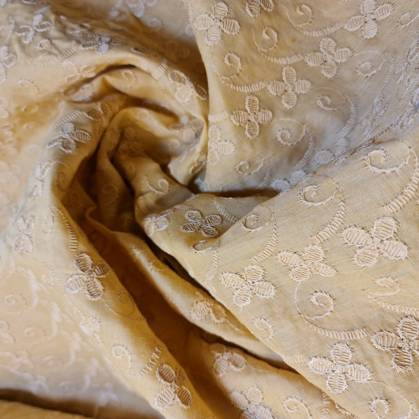 NEW 100% Cotton Lawn Broderie Anglaise Anglais Embroidery Dress Craft Fabric 44" By the Meter