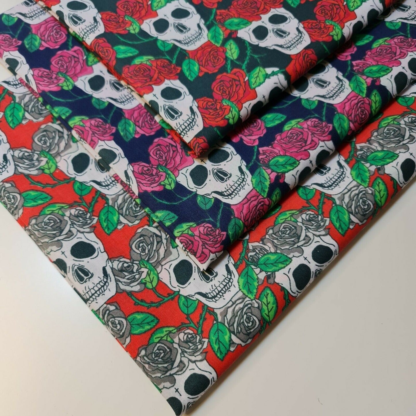 roses, skulls and bone printed halloween polycotton fabric uk