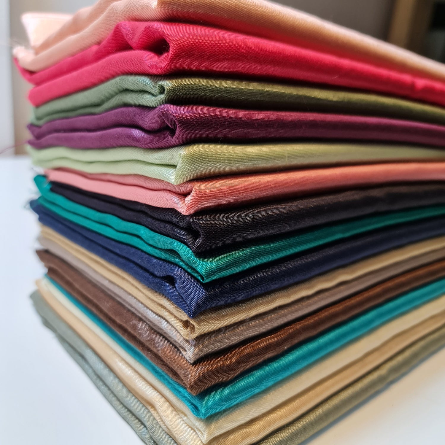 Shantung Lining Fabric (Polyester)