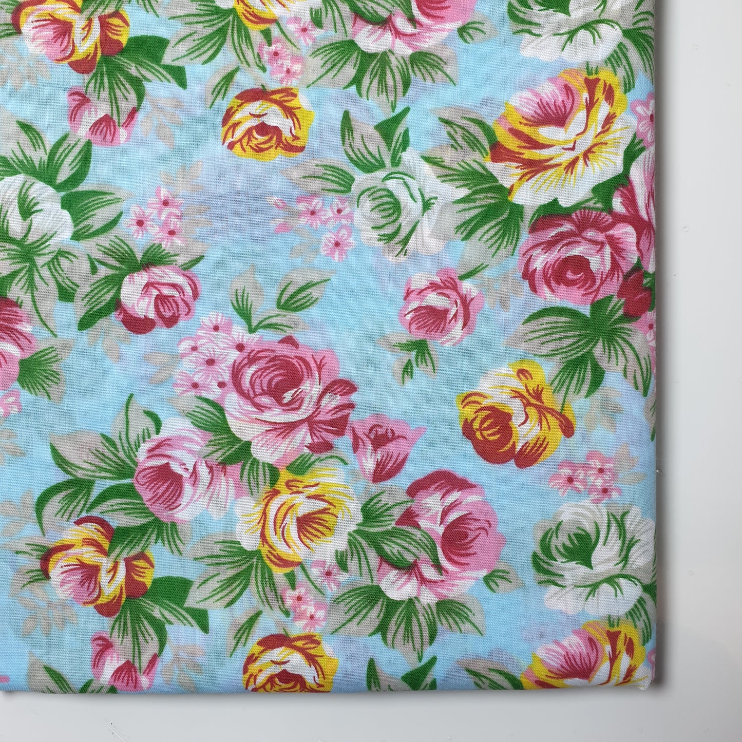 Sky Vintage Floral Rose Polycotton Material Craft Dress Quilting Fabric By the Meter 44"