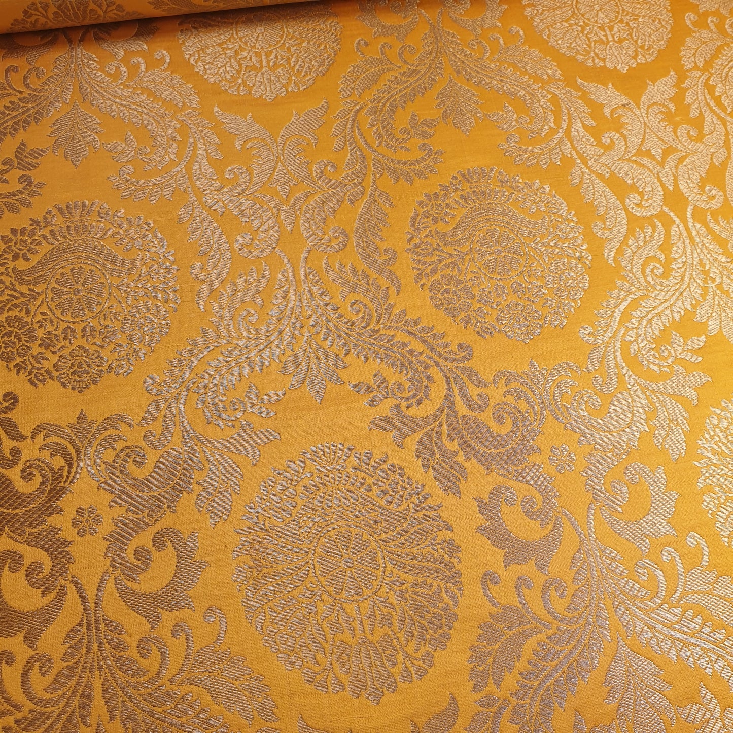 Ornamentaler Paisley Gold Metallic Druck Indischer Banarasi Brokat Stoff Meterware