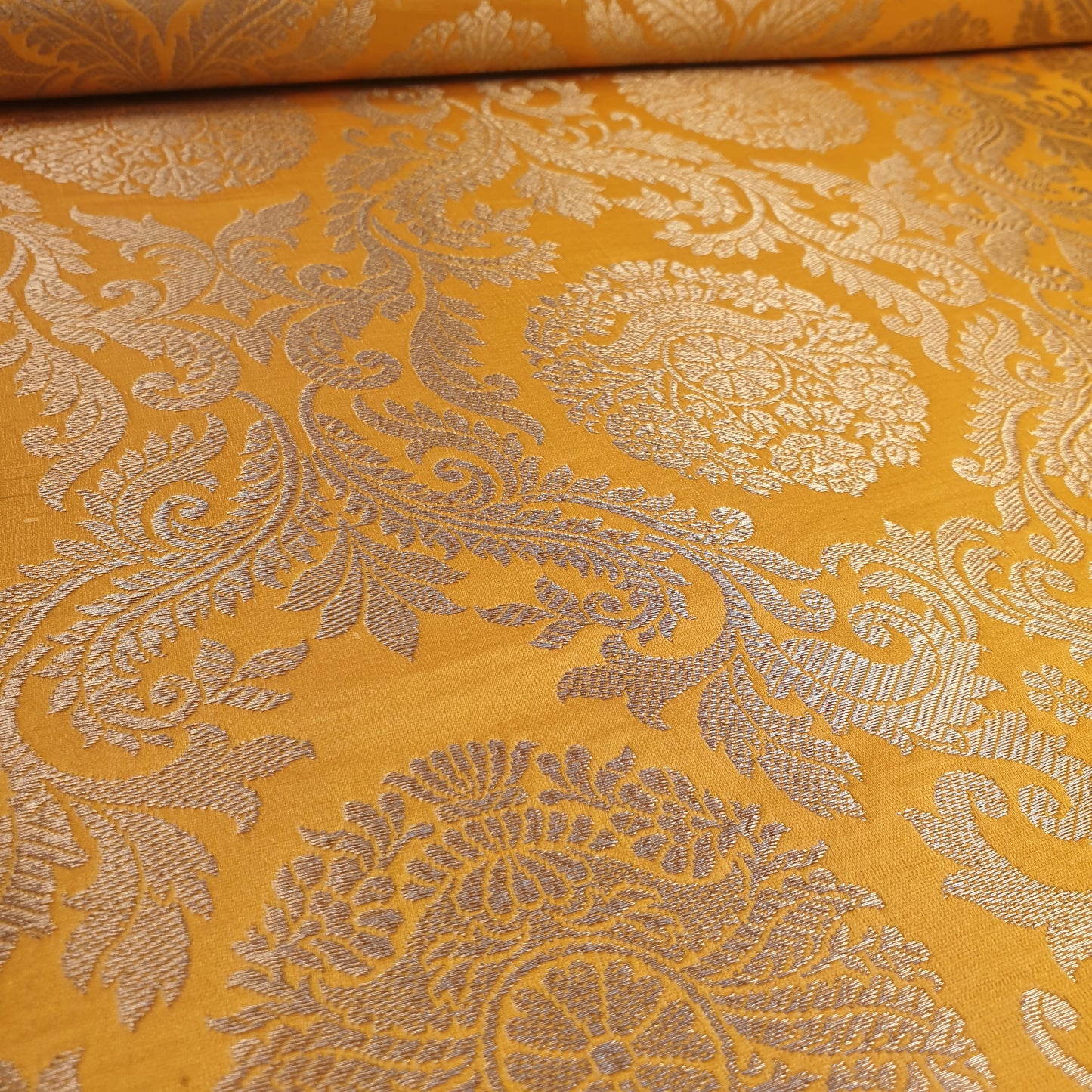 Ornamentaler Paisley Gold Metallic Druck Indischer Banarasi Brokat Stoff Meterware