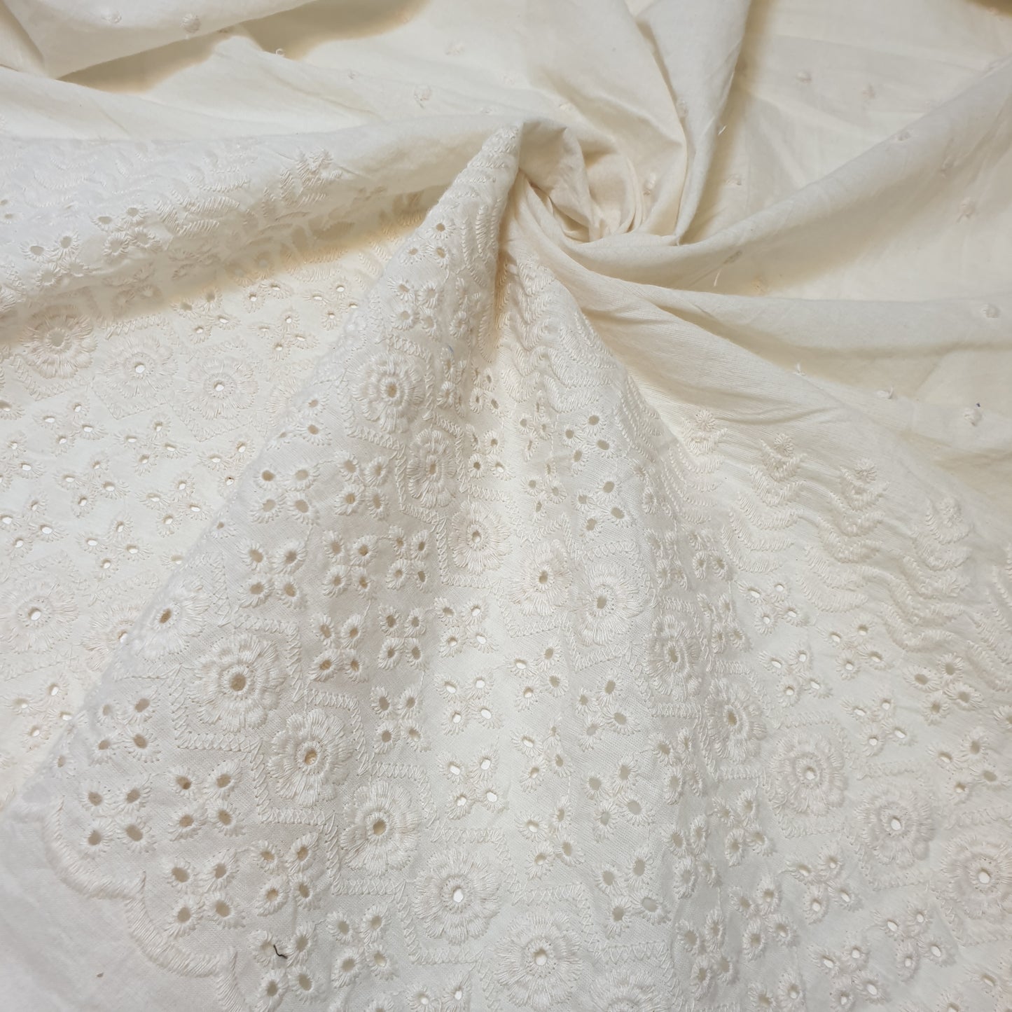 Ivory 100% Cotton Voile Floral Embroidery Fabric Broderie Anglaise Dress Craft Material 44" By the Meter