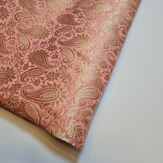 Indischer Brokatstoff mit Ornament-Blumenmuster, Pastellfarben, Goldmetallic-Druck, 111,8 cm