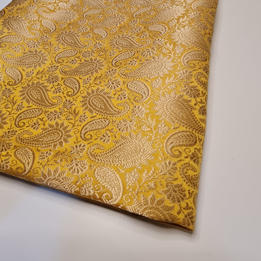 Indischer Brokatstoff mit Ornament-Blumenmuster, Pastellfarben, Goldmetallic-Druck, 111,8 cm