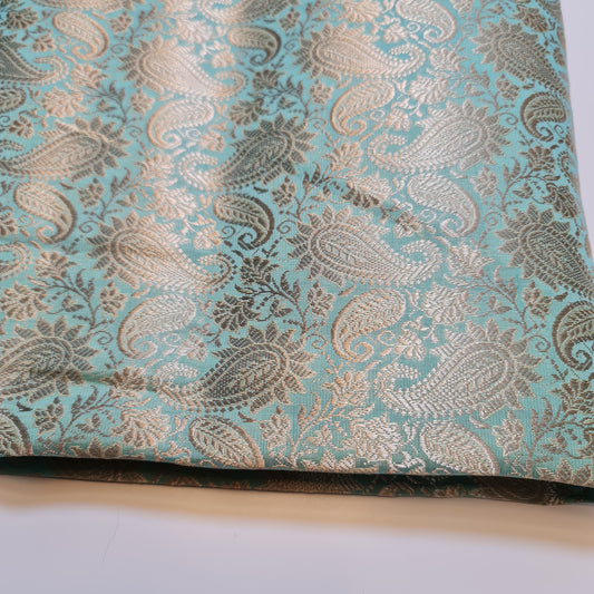 Indischer Brokatstoff mit Ornament-Blumenmuster, Pastellfarben, Goldmetallic-Druck, 111,8 cm