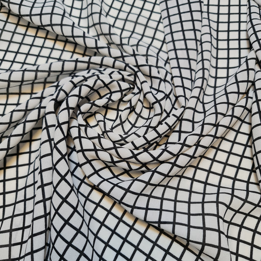 Weißer Kreppstoff mit Karos, Gittermuster, für Kleider, Drapierungen, Bastelstoff, 147,3 cm, Meterware
