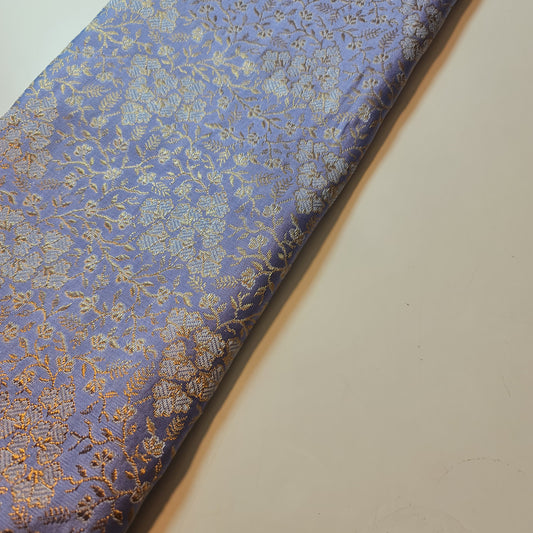 Indischer Brokatstoff mit Ornament-Blumenmuster, Pastellfarben, Goldmetallic-Druck, 111,8 cm