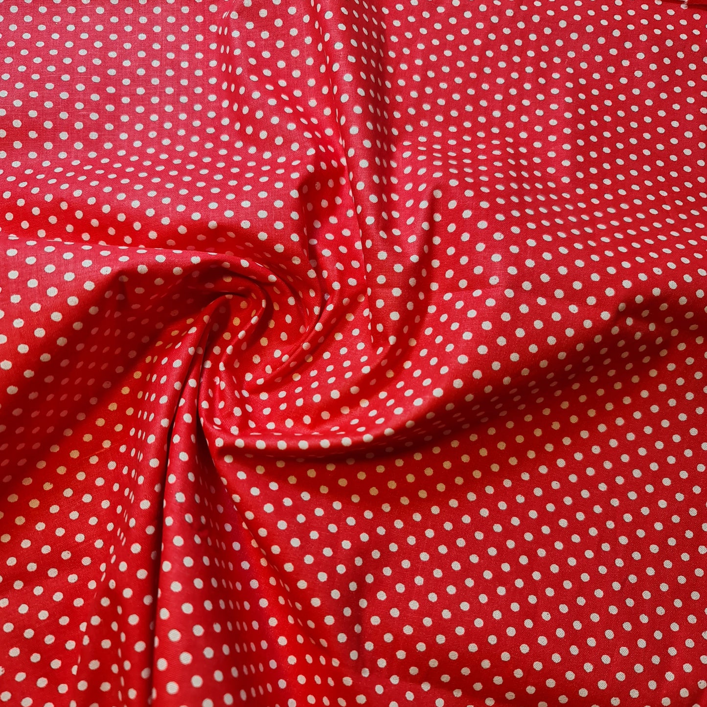 Red Pea Pin Spot Polka 100% Cotton Lawn Fabric Craft Quilting Patchwork Material Meter 44"