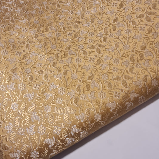 Brokatstoff mit blumigem Blattgold-Druck und floralem Jacquard-Druck, indischer Banarasi-Stoff, 111,8 cm (Magenta).