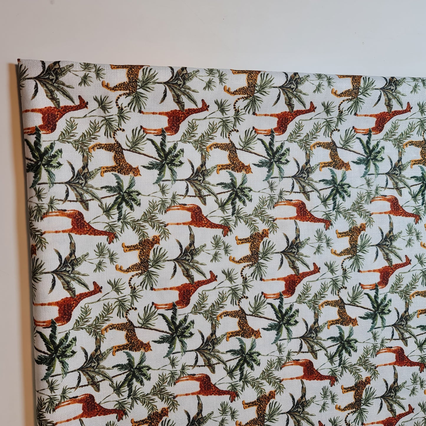 White Giraffe Print Polycotton Fabric 58" Dress Craft Quilting Costume Material By The Meter