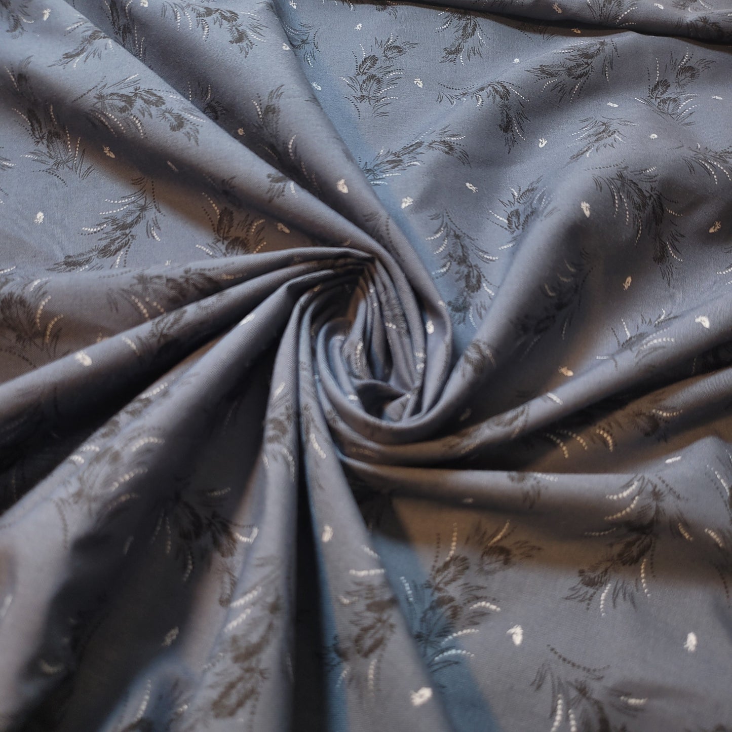 Dark Grey Floral 100% Cotton Vintage Material Novelty Floral Dress Craft Quilting Fabric 44" By The Meter