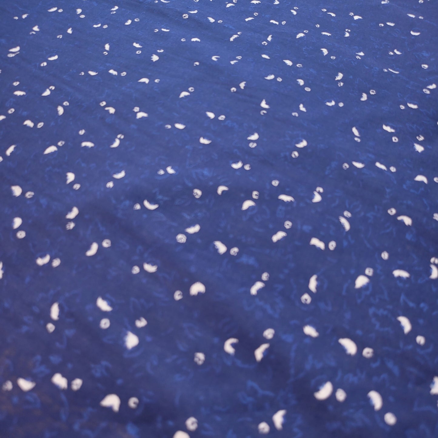 Navy Floral 100% Cotton Vintage Material Novelty Floral Dress Craft Quilting Fabric 44" By The Meter