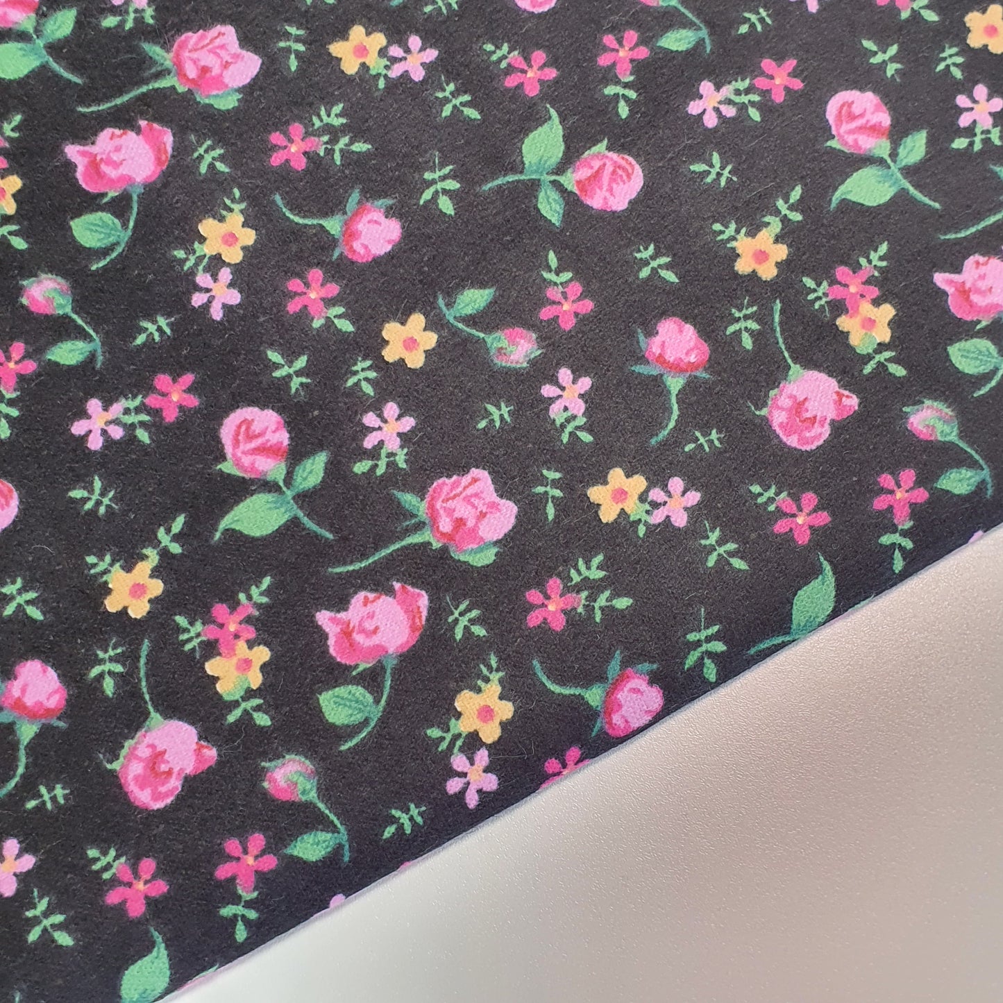 Elegant 100% Brushed Cotton Flannel: Floral Winceyette Craft Dress Material - 58” Wide (Small Floral)