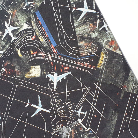 Luxuriöser, eleganter, lebendiger Canvas-Stoff aus 100 % Baumwolle mit floralem Polka-Muster, 147,3 cm breit, perfekt für Kinderprojekte und Bastelarbeiten (Flughafenflugzeuge)