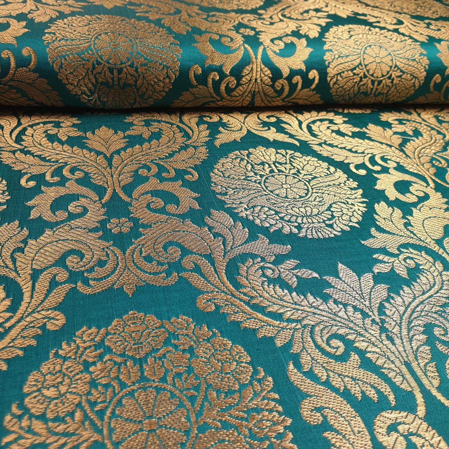 Ornamentaler Paisley Gold Metallic Druck Indischer Banarasi Brokat Stoff Meterware