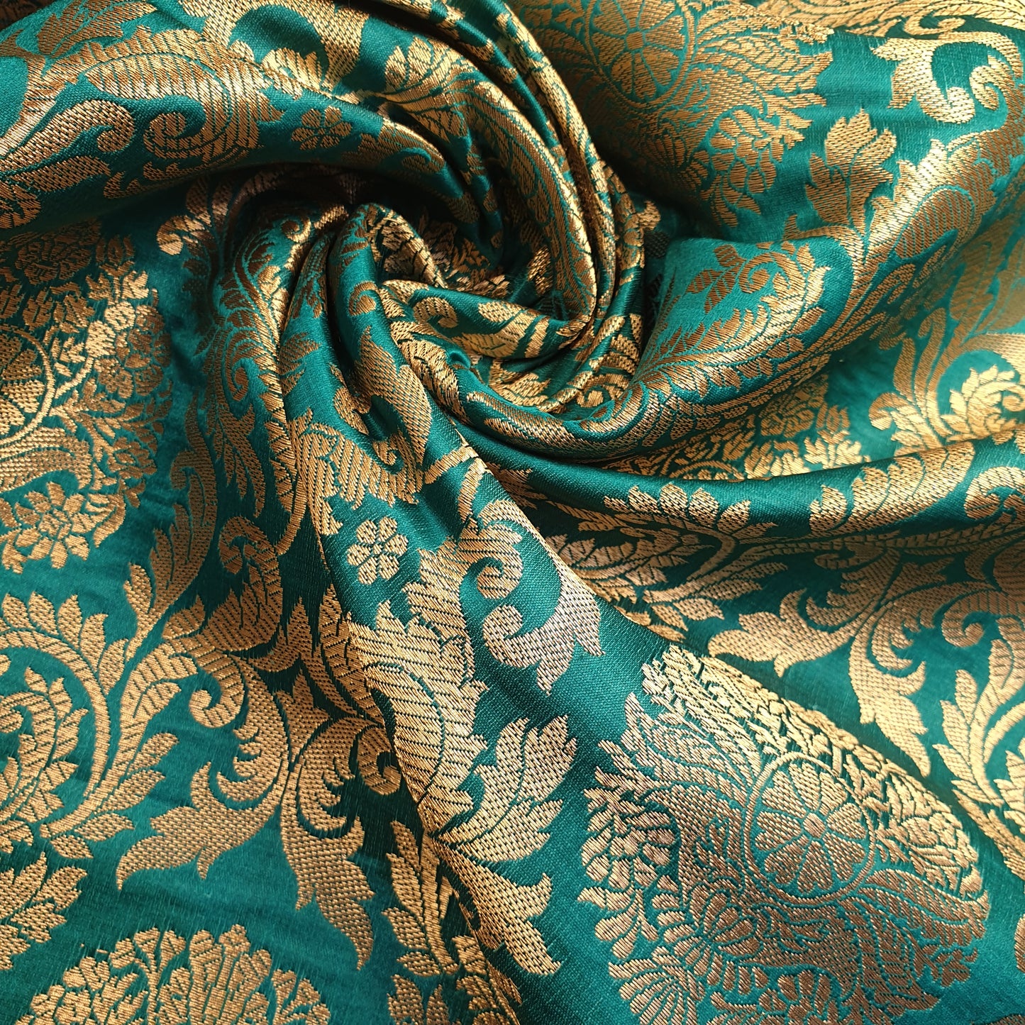 Ornamentaler Paisley Gold Metallic Druck Indischer Banarasi Brokat Stoff Meterware