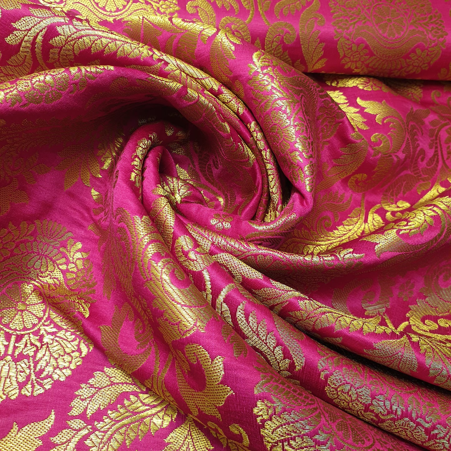 Ornamentaler Paisley Gold Metallic Druck Indischer Banarasi Brokat Stoff Meterware