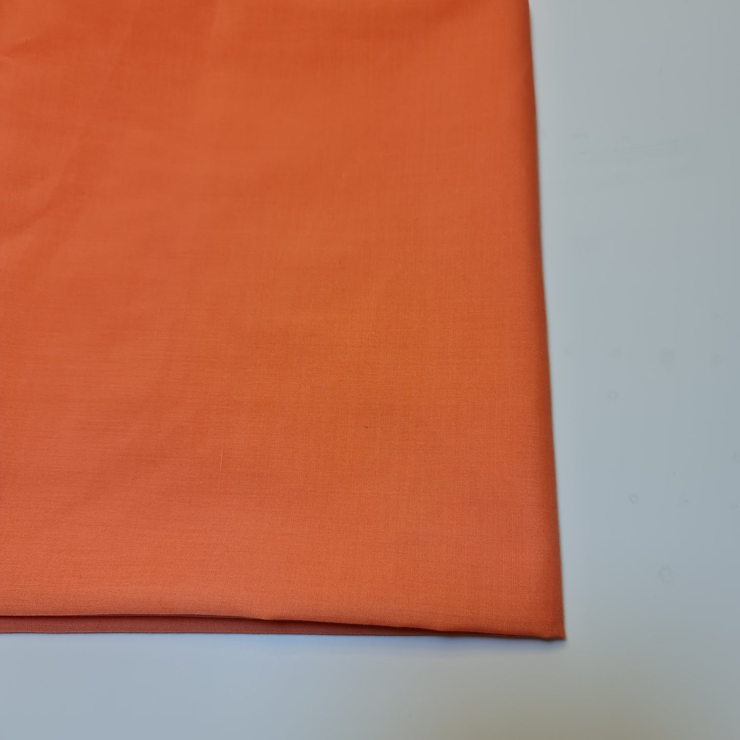 Textile Station, dunkler Pfirsich, 44 Zoll breit, hochwertiges Polycotton, unifarbener Stoff, Futter, Schneiderstoff, Drapierungsstoff, Dekorationsstoff