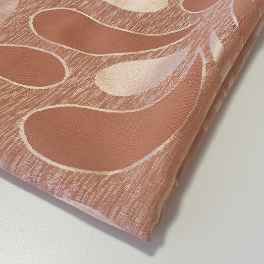 Luxuriöser Satin-Jacquard-Polsterstoff mit Blumenmuster – 58" für Vorhänge und Schneiderei (Dusky Pink Paisley)