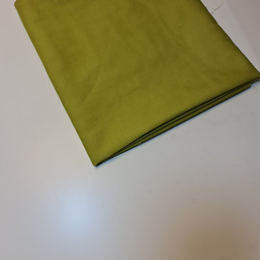 Textile Station – Olivgrüner 44" breiter Polycotton-Stoff in Premiumqualität, unifarben gefärbt, Futterstoff zum Schneidern, Drapieren, Dekorationsmaterial