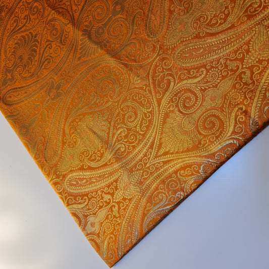 Ornamentaler Paisley Gold Metallic Druck Indischer Banarasi Brokat Stoff Meterware