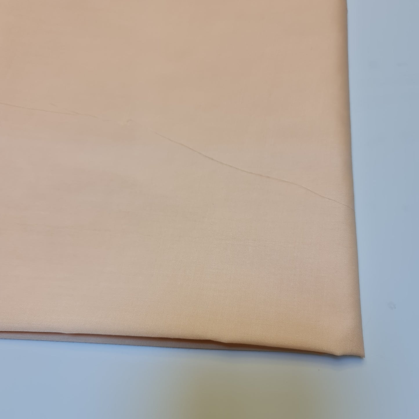 Textile Station Peach (79) 44" breit, hochwertiges Polycotton, unifarben, gefärbter Stoff, Futter, Schneiderstoff, Drapierungsstoff, Dekorationsstoff