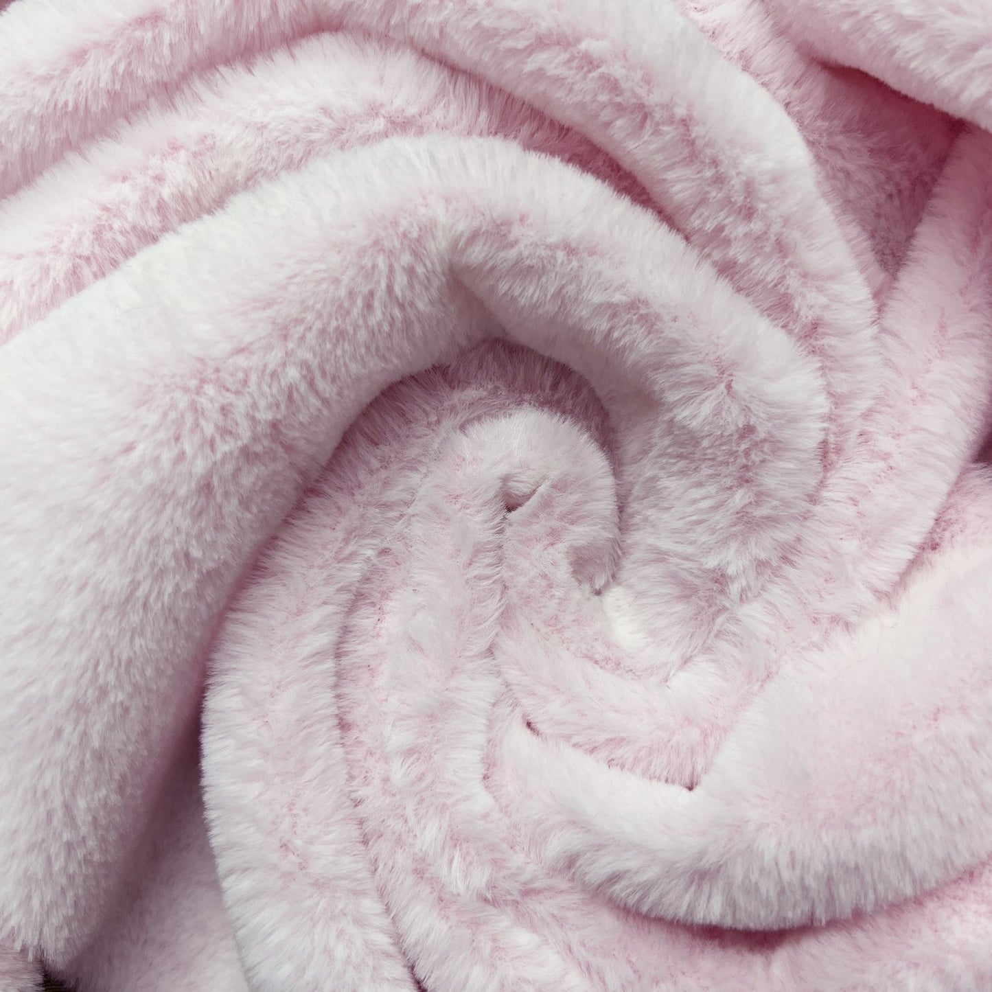 Luxury Plush Fur Fabric | Super Soft Faux Fur 59" (150cm) Wide 375gsm – Sold by the Meter