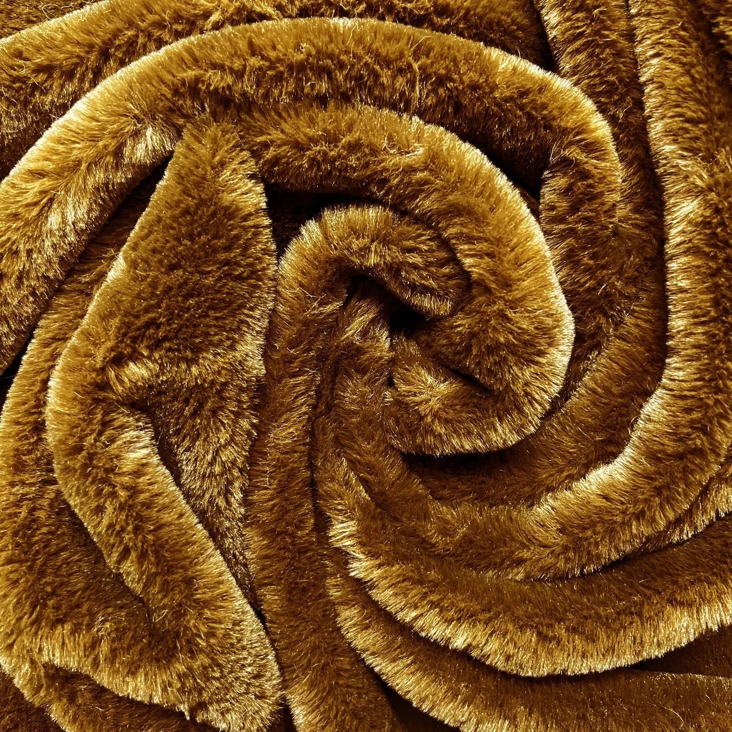 Luxury Plush Fur Fabric â€“ Super Soft Faux Fur 59" (150cm) Wide 375gsm | 40 Metre Roll