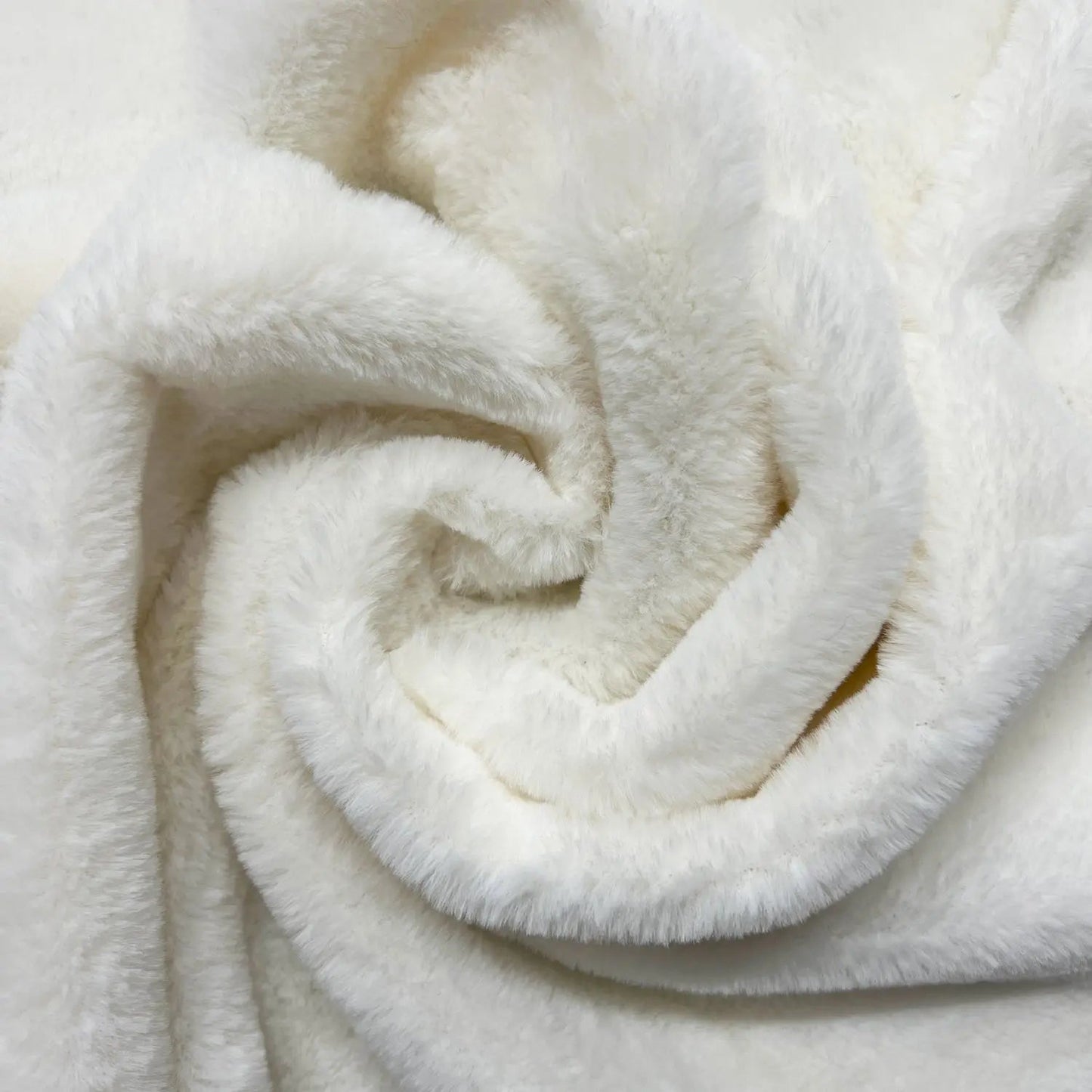 Luxury Plush Fur Fabric â€“ Super Soft Faux Fur 59" (150cm) Wide 375gsm | 40 Metre Roll