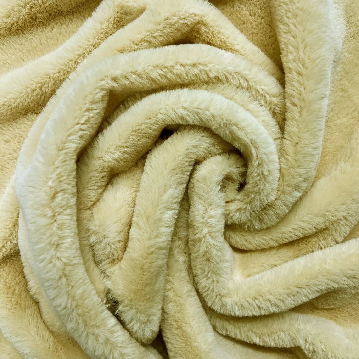 Luxury Plush Fur Fabric â€“ Super Soft Faux Fur 59" (150cm) Wide 375gsm | 40 Metre Roll